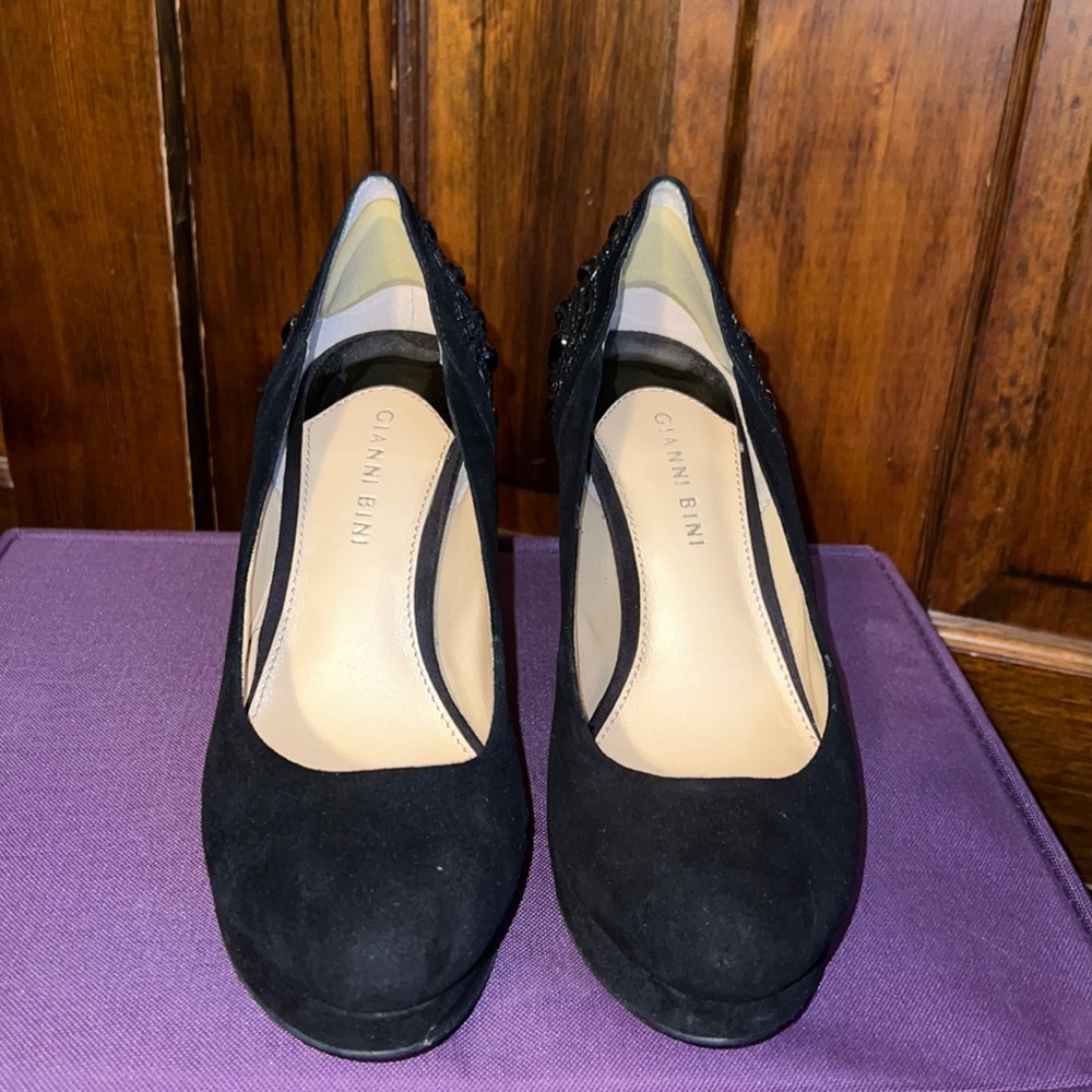 Black suede pump with Jeweled heel detailing